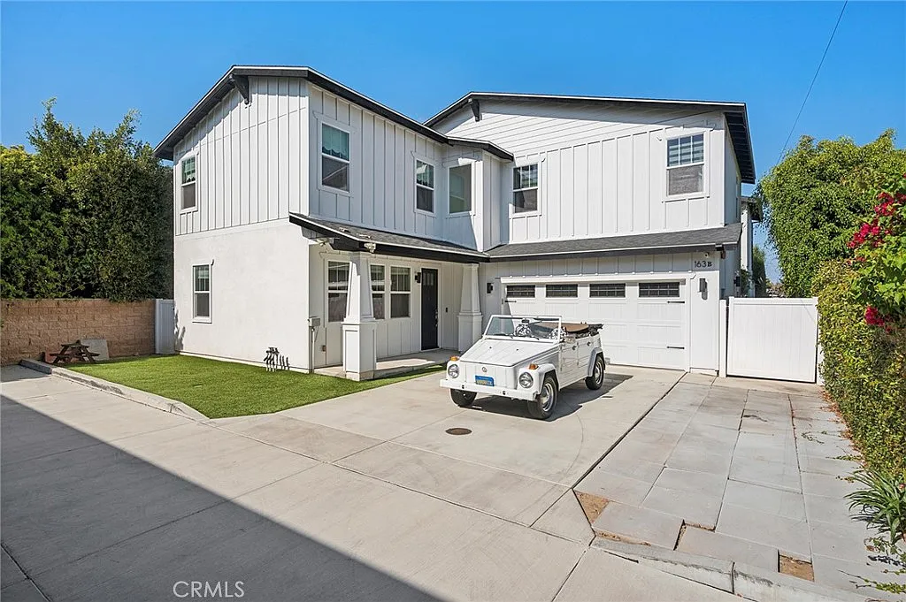 4 bed, 2744 sqft, $8,250 — Photo 1