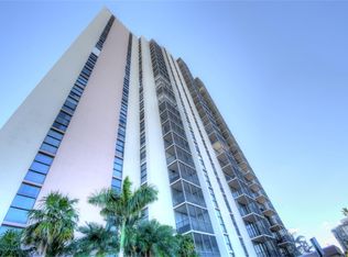 20301 W Country Club Drive #930, Aventura, FL
