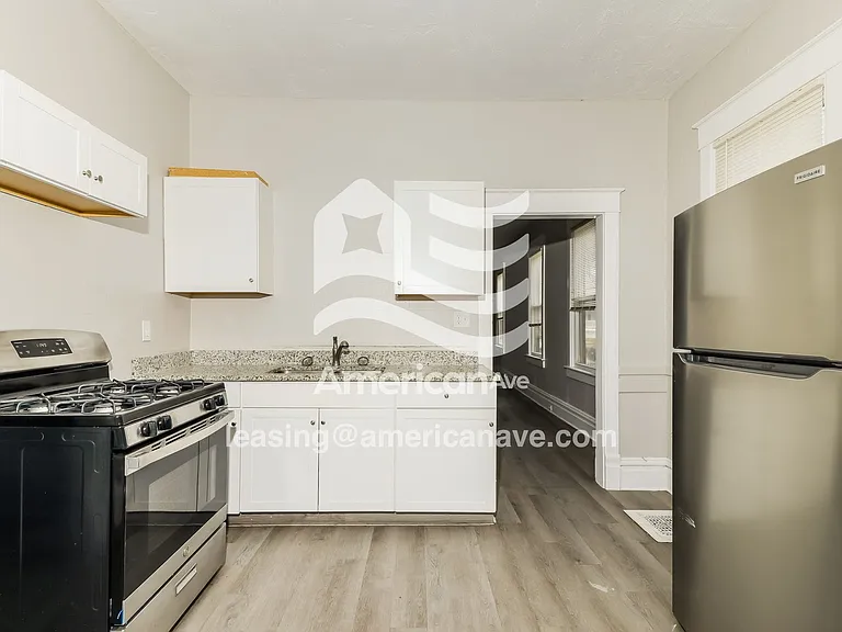 1610235_005_kitchen_6.jpg