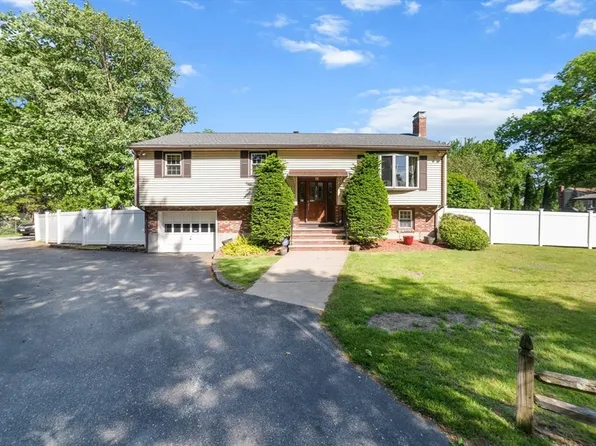 11 Oakwood Rd, Wilmington, MA 01887