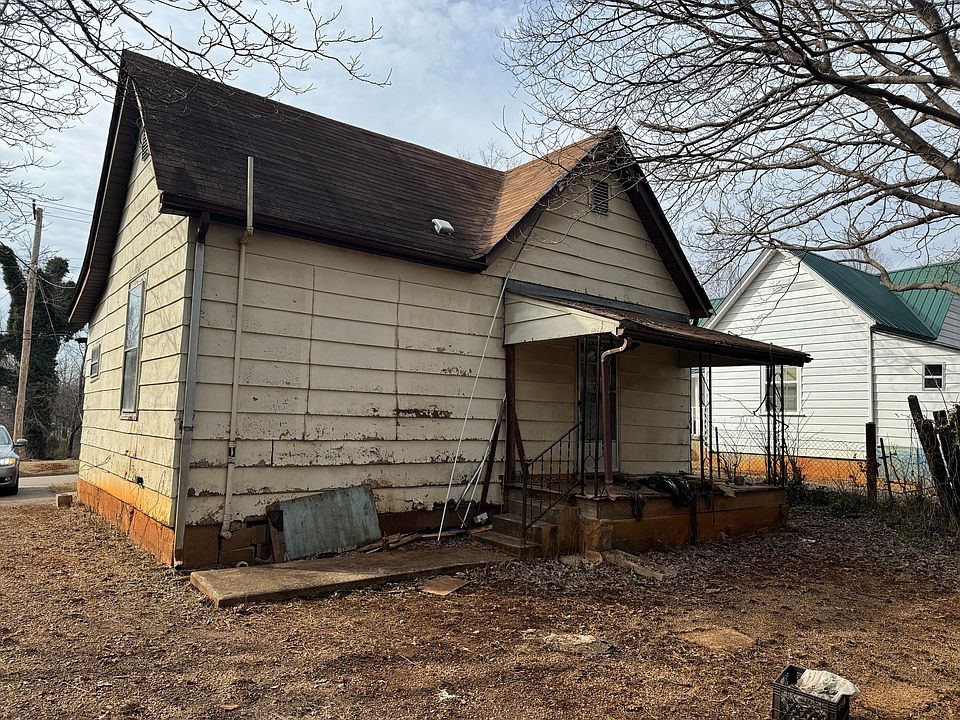 1st image of 716 Oneida St