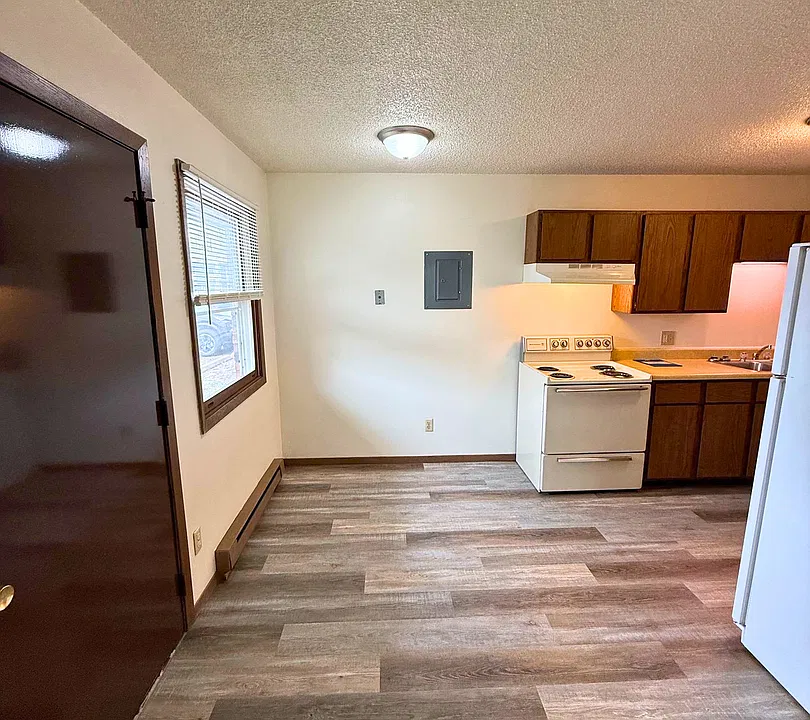 1120 Meridian Heights Dr