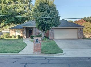 9303 Country Lake Dr, Waco, TX 76708