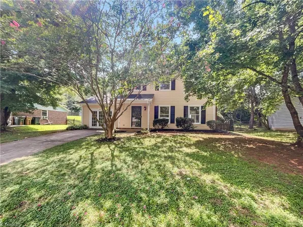 5311 N Oaks Dr, Greensboro, NC 27455