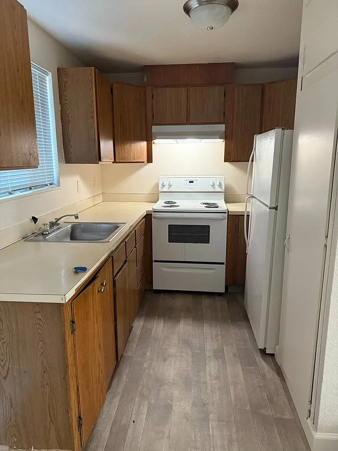 2 bed, 1.5 bath, 900 sqft, $1,299 — Photo 4