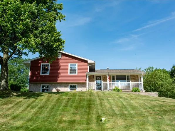 101 Lynne Dr, Beaver Falls, PA 15010
