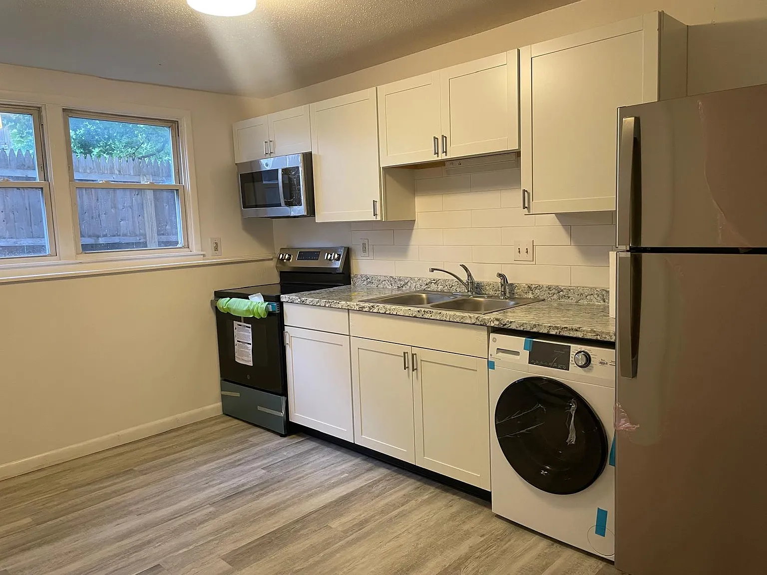 2 bed, 850 sqft, $2,250 — Photo 1