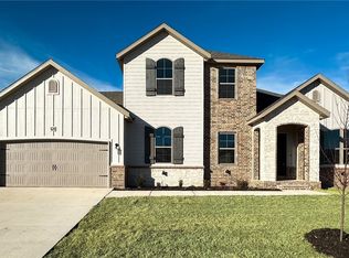 121 Dobson St, Pea Ridge, AR 72751