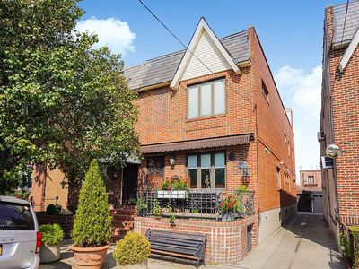 5925 69th Ln, Maspeth, NY, 11378