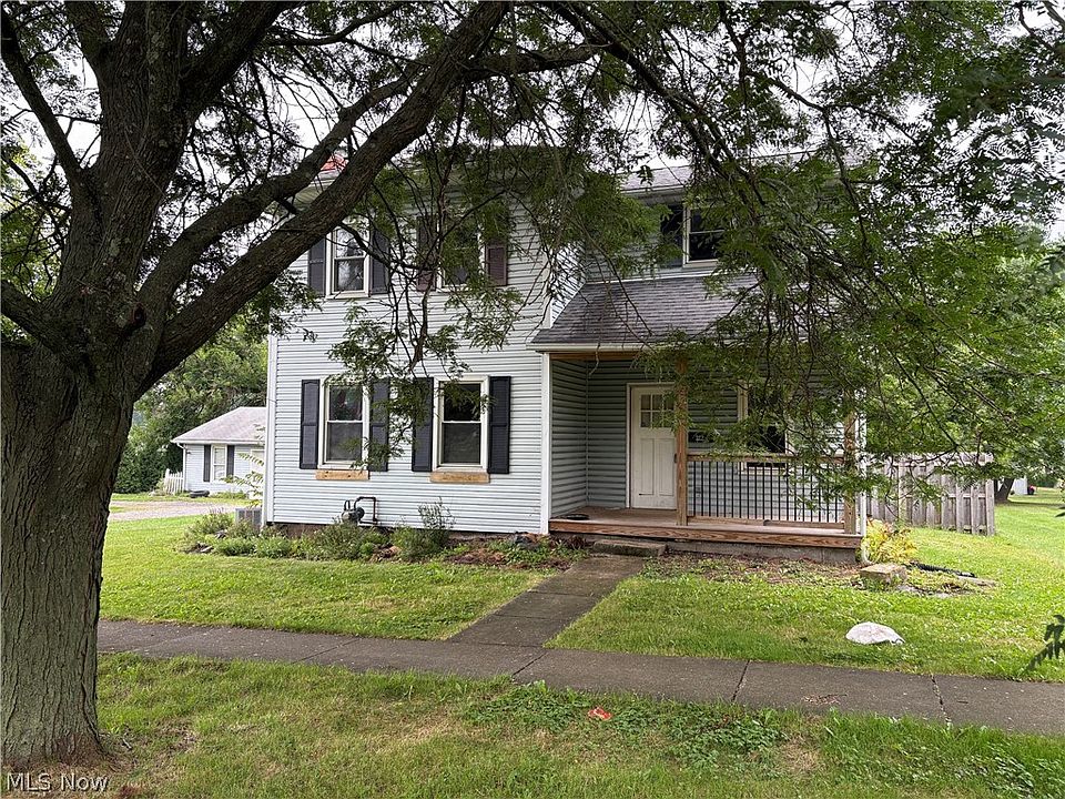 1st image of 322 W Main St