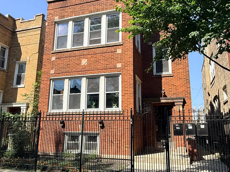 2434 N Avers Ave #2 — Photo 13