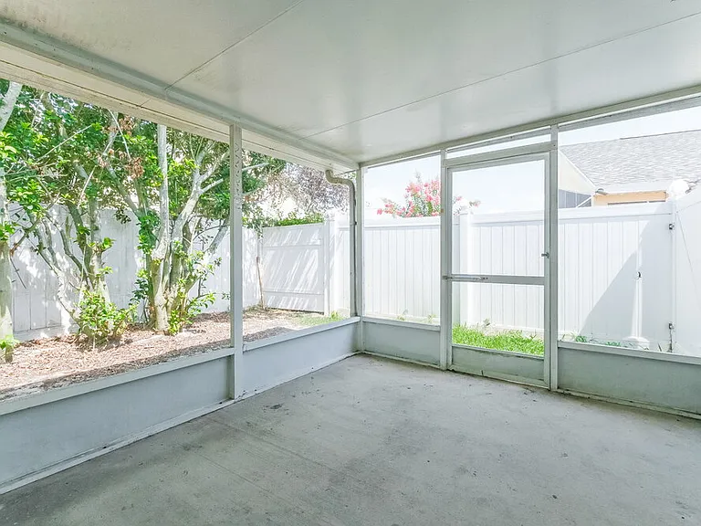 10402 Barnett Loop — Photo 16