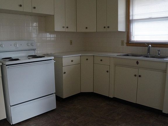 5th image of 2315 S 15th St