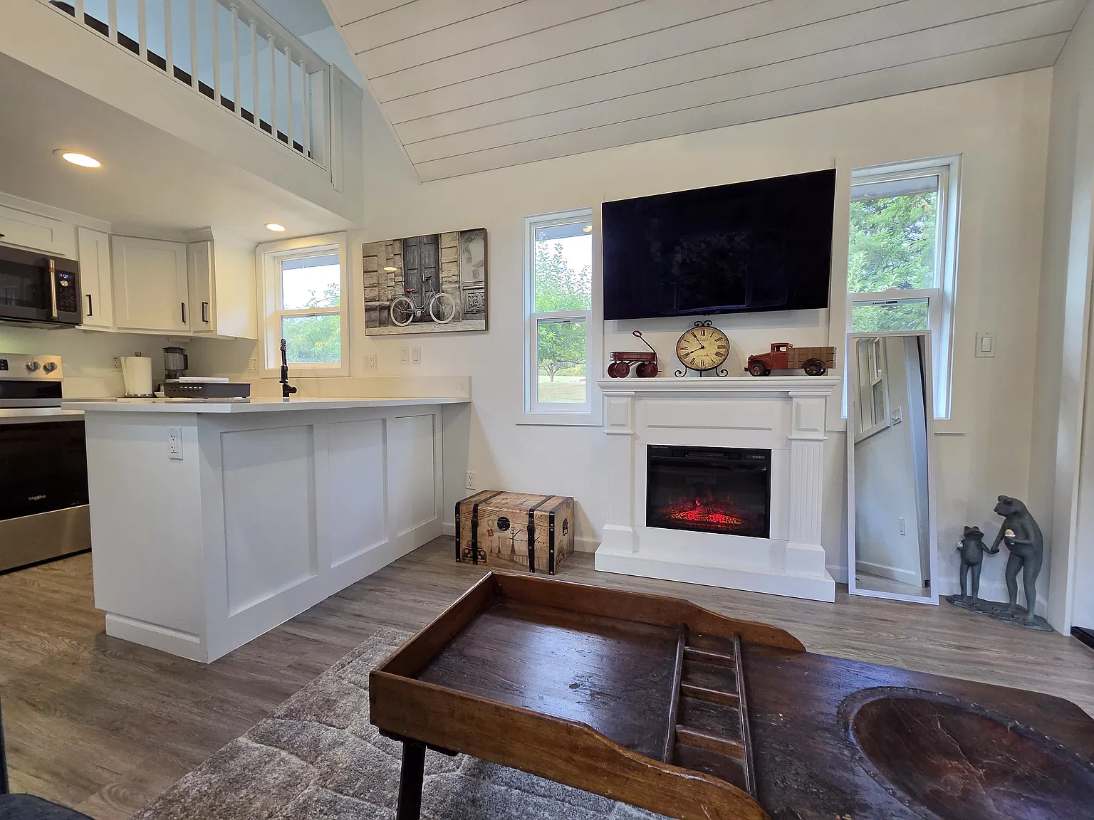 2 bed, $2,400 — Photo 3