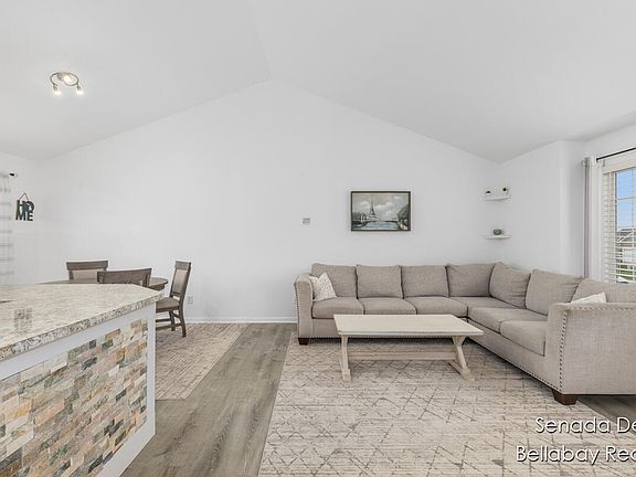 3rd image of 7121 Shady Knoll Dr SE