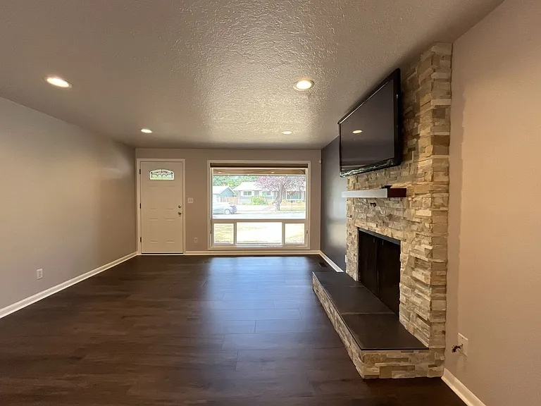 730 SE 143rd Ave — Photo 15