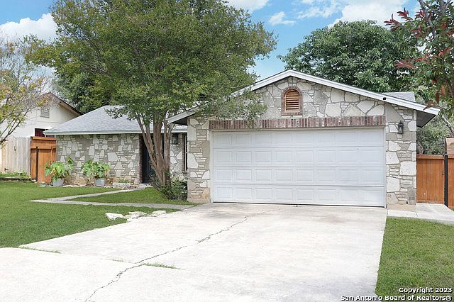 1st image of 826 Robinair Dr
