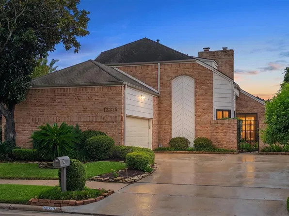 12219 Ravenmoor Dr, Houston, TX 77077