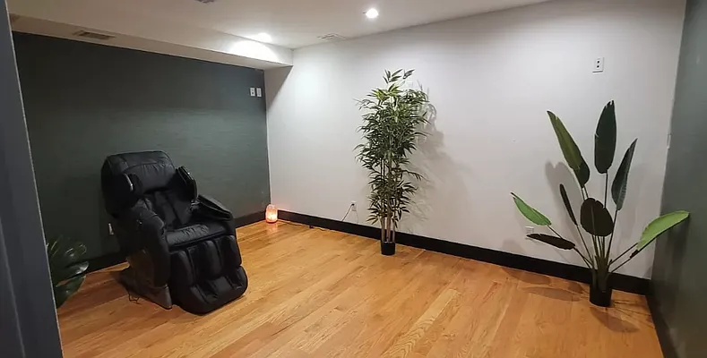 Rented by eRealty Advisors USA Inc | media 12