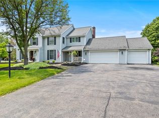 89 Heatherstone Ln, Rochester, NY 14618