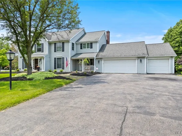 89 Heatherstone Ln, Rochester, NY 14618