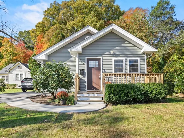 308 Lake Ave, Worcester, MA 01604