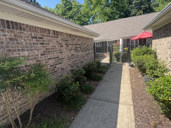 800 Browns Ln #L2, Gallatin, TN 37066