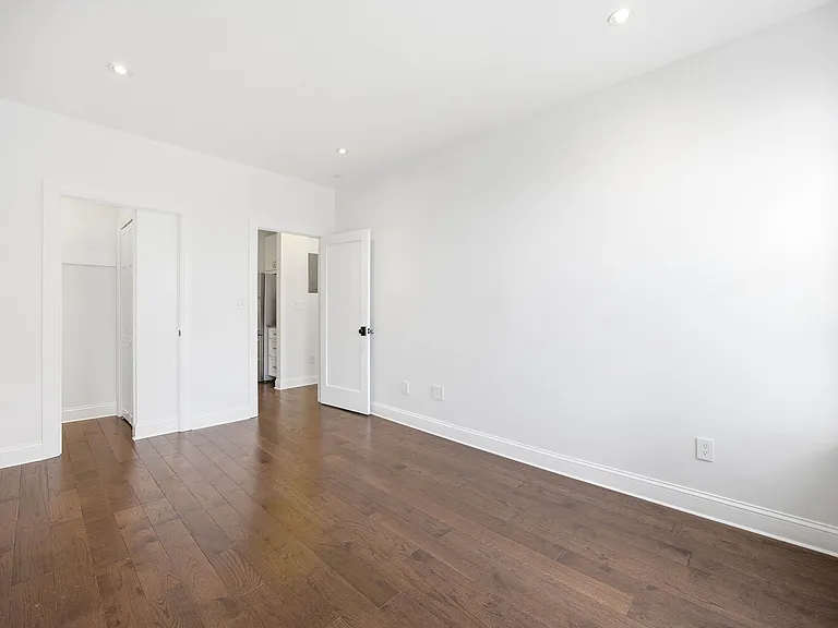 3184 Crescent St #2 — Photo 11