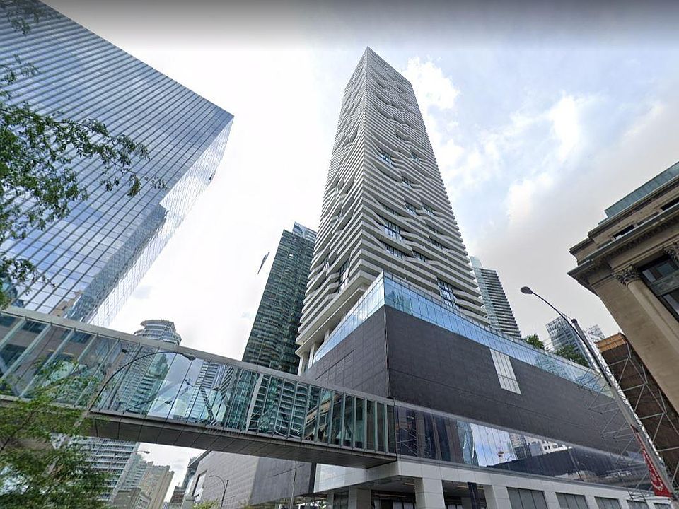 2nd image of 100 Harbour St #100