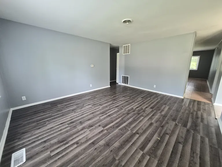 3921 Malibu Dr — Photo 4