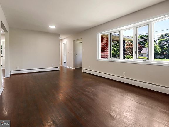 5th image of 90 Yorke St