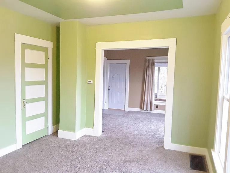 213 1/2 Crescent St — Photo 10