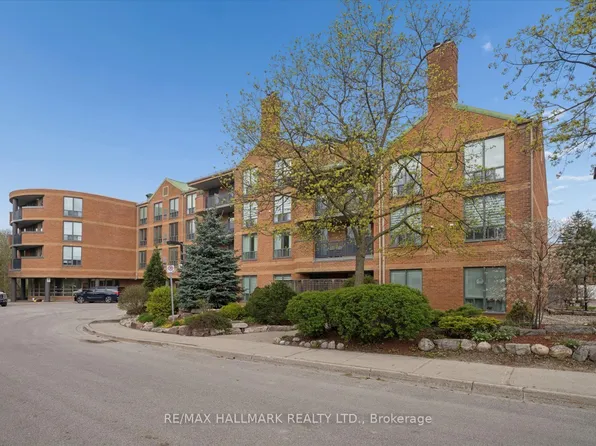 30 Wilson St #302, Markham, ON L3P 1N1