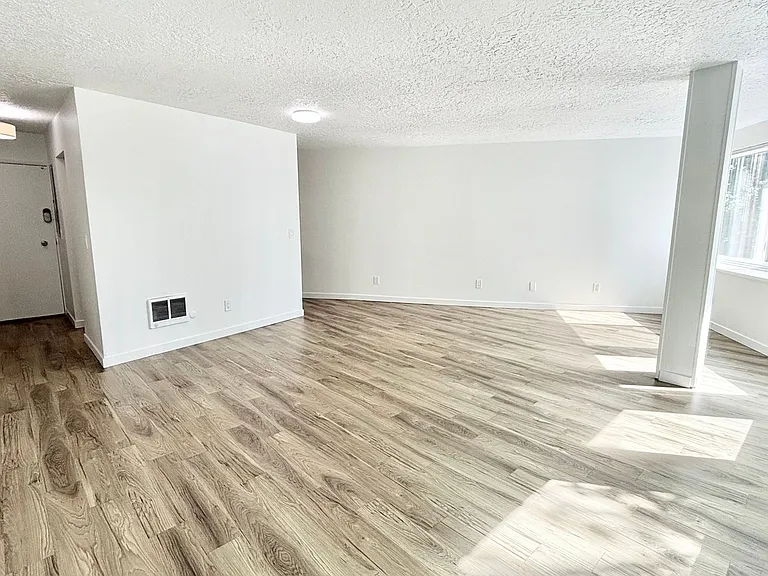 2222 Apartments — Photo 15