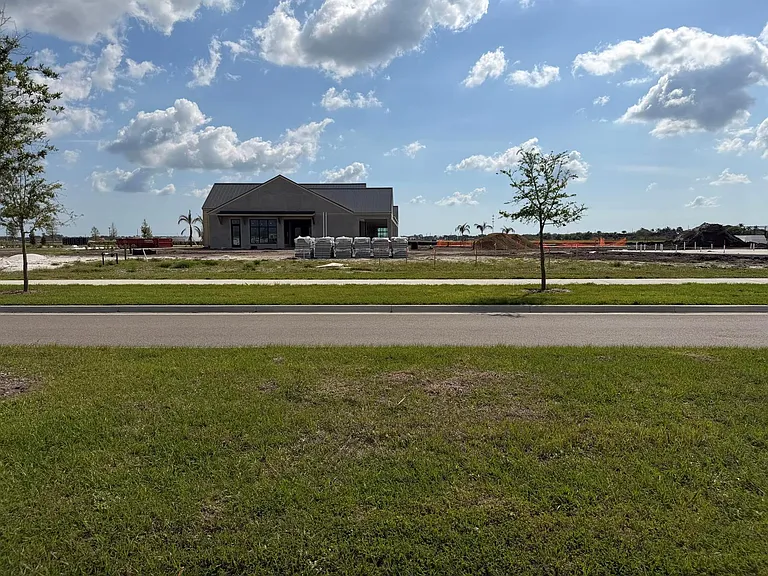 1434 Garabaldi Cir SE — Photo 2
