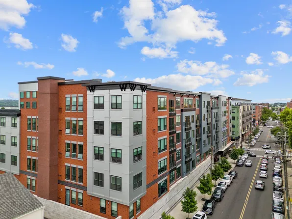 250 Avenue East image 1 of 8