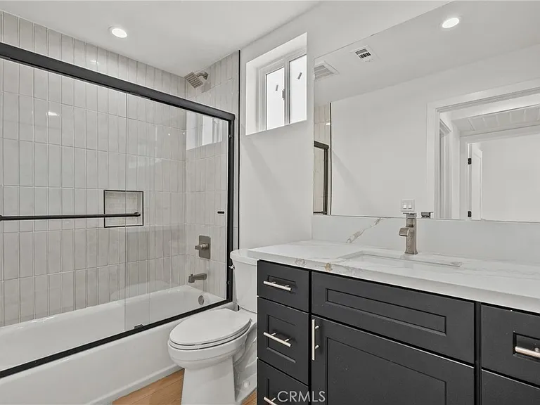 326 Leslie Way — Photo 10