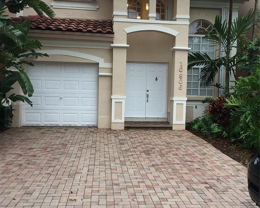 1st image of 10906 NW 69th Ter
