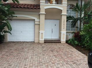 10906 NW 69th Ter, Doral, FL 33178