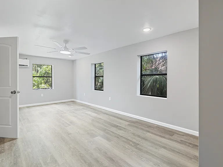 23094 Central Ave — Photo 12