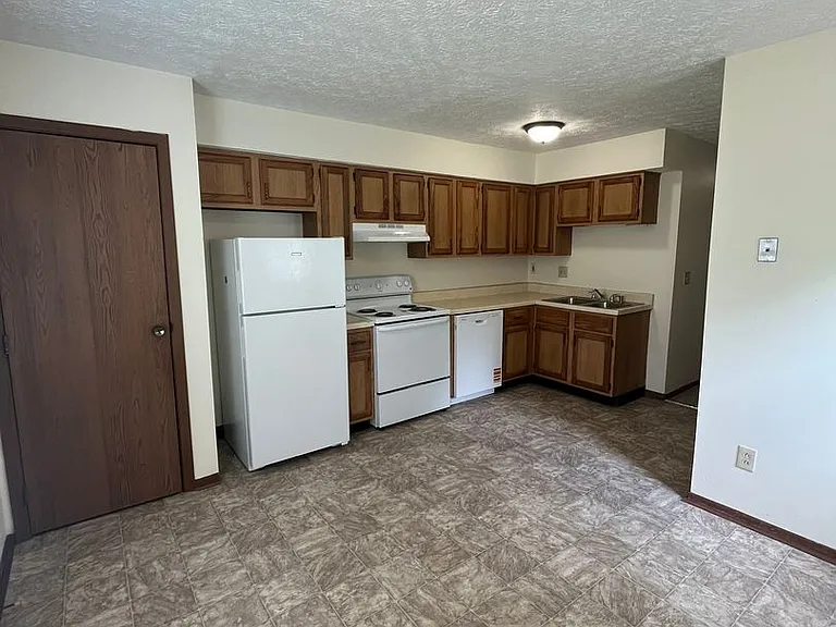 8795 Creve Coeur Ln — Photo 2