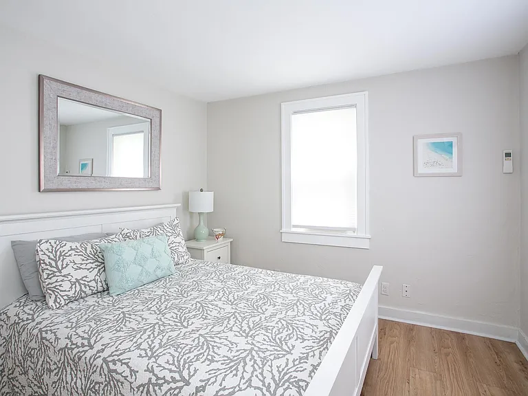 111 Aquidneck Ave — Photo 10