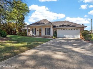 521 Avalon Ave, McComb, MS 39648