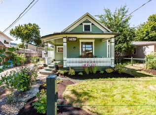 1239 Adams Ave, Cottage Grove, OR 97424