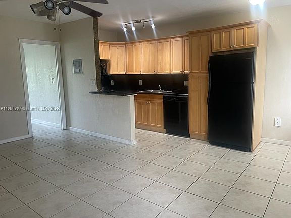 3rd image of 1860 Venice Park Dr APT 209