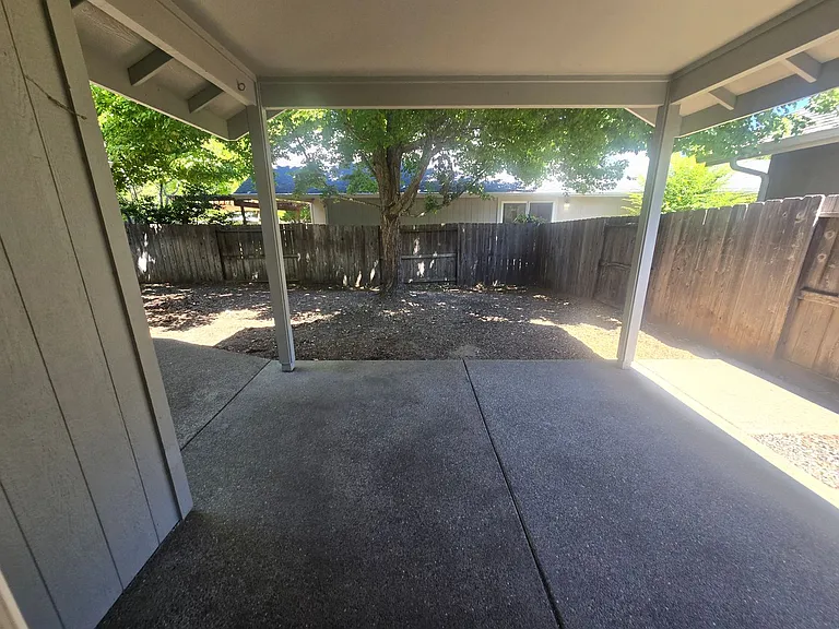 1268 SW Sturgeon Ct — Photo 9