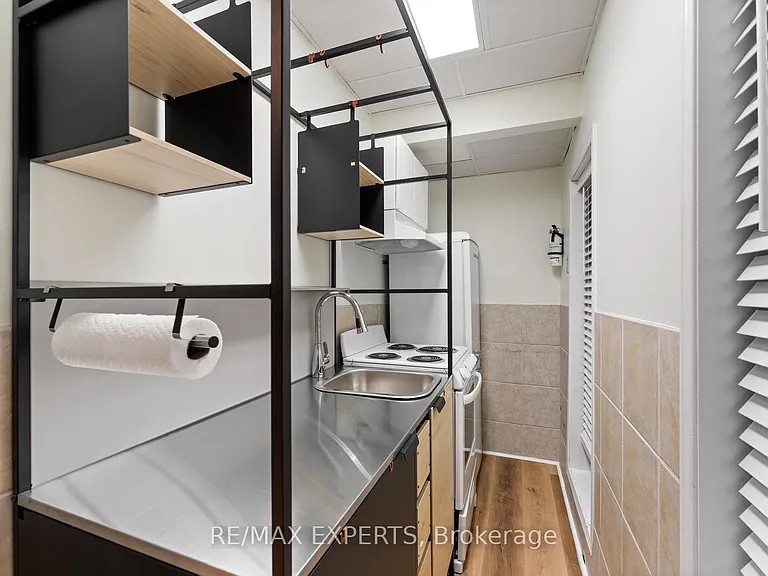 100 Hesp Dr #BASEMENT — Photo 7