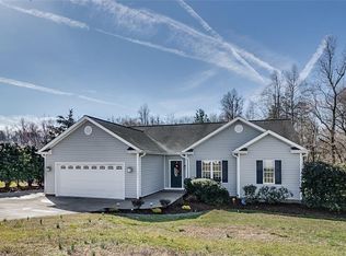 240 Deerfield Ctry Rd, Randleman, NC 27317