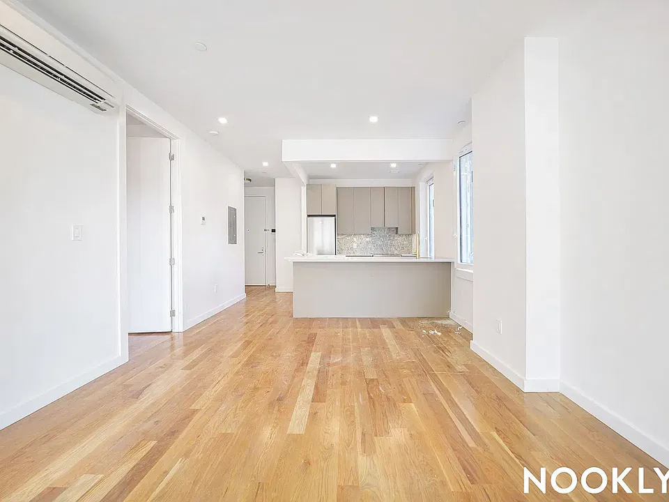 138-25 Barclay Ave #503