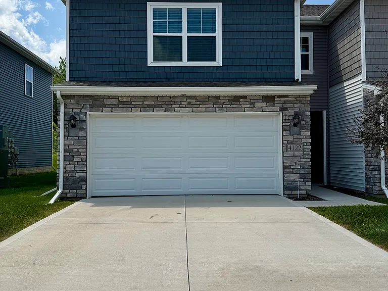 2817 NW 35th Ln — Photo 1